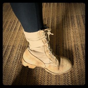 Altama woman’s fatigue desert boots size 6.5W
